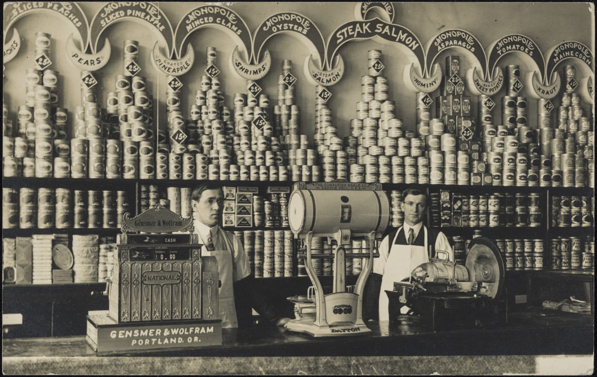Gensmer &amp; Wolfram Grocery Store in Portland, Oregon in 1913. (Courtesy Museum of Fine Arts, Boston/Leonard A. Lauder Postcard Archive)