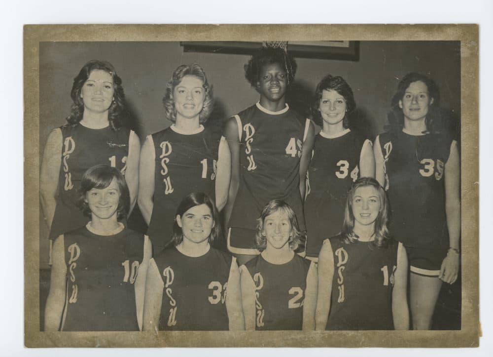 A team photo. (“The Queen of Basketball” / Breakwater Studios / The New York Times)