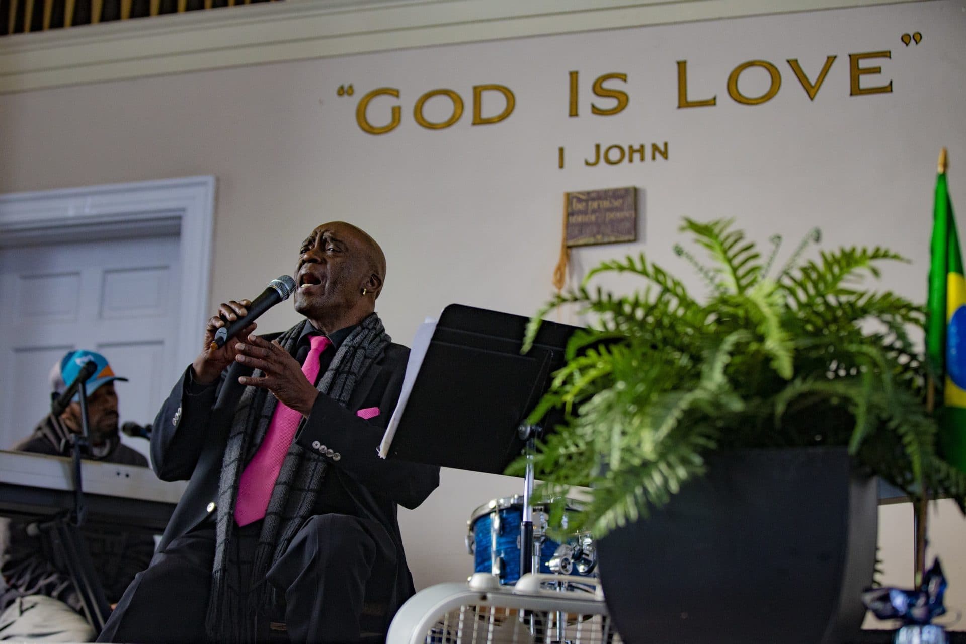 Will Newton, a former lead singer for The Platters, is expanding the church's musical ministry program. He's recruiting people who frequent Perkins Park for a choir. (Jesse Costa/WBUR)
