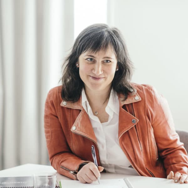 Headshot of Laura Tamman