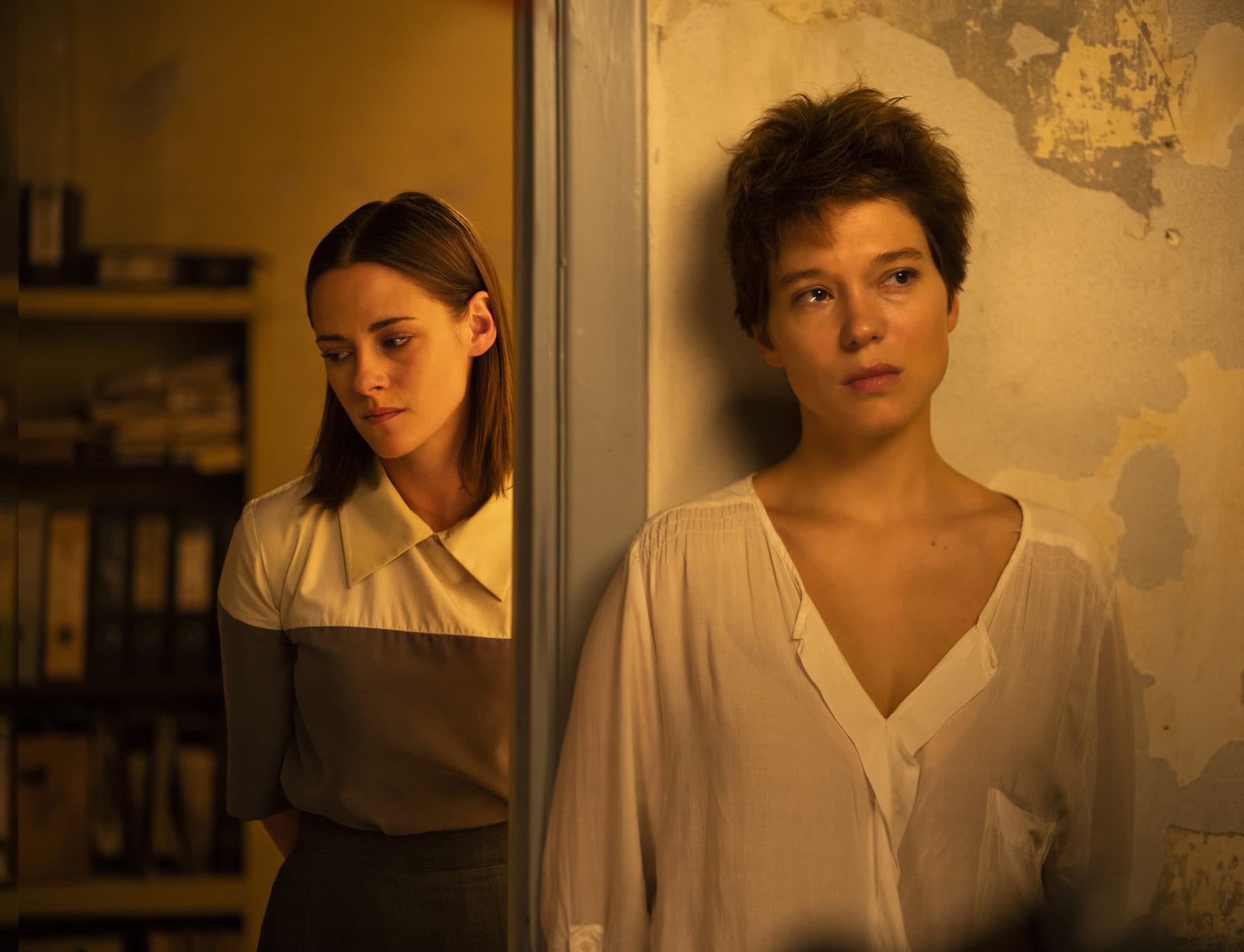 Kristen Stewart and Léa Seydoux in &quot;Crimes of the Future.&quot; (Courtesy NEON)