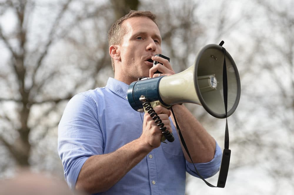 Missouri Gov. Eric Greitens addresses the crowd at Chesed Shel Emeth Cemetery on Feb. 22, 2017 in University City, Missouri. (Michael Thomas/ Getty Images)