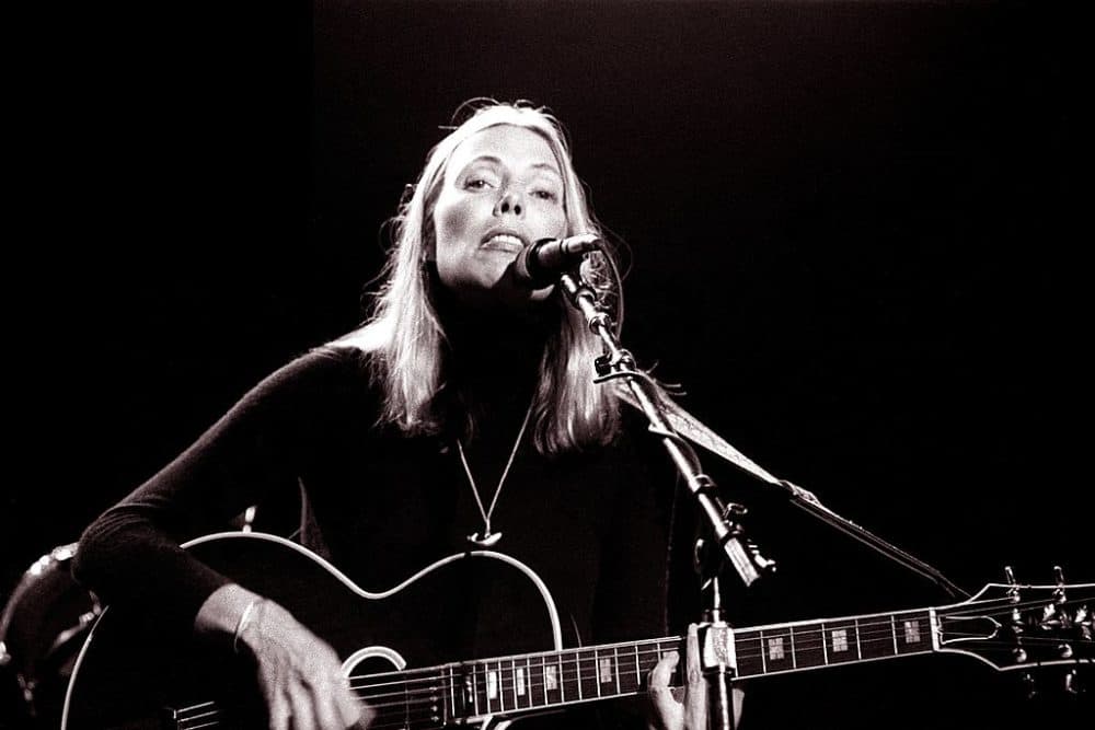 Joni Mitchell performing at &quot;California Celebrates the Whales&quot; at the Memorial Auditorium in Sacramento, California on November 20. 1976. (Larry Hulst/Michael Ochs Archives/Getty Images)