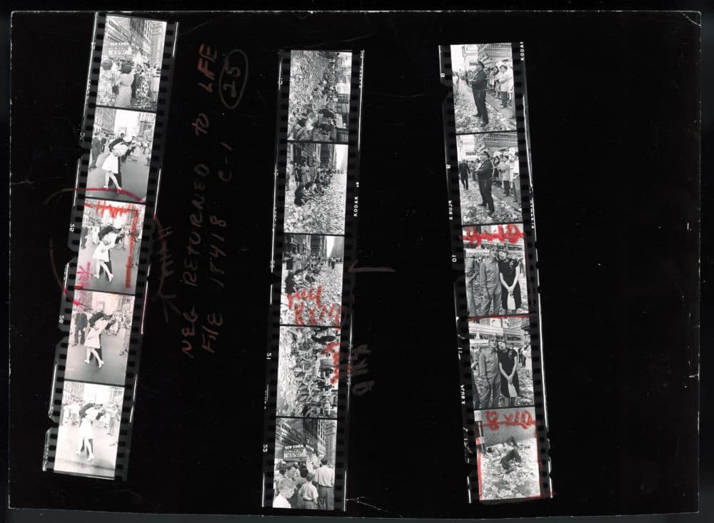 Contact sheet with frames from photographer Alfred Eisenstaedt's Times Square VJ‑Day celebrations, 1945. (Photo by Alfred Eisenstaedt. Courtesy Museum of Fine Arts, Boston.)