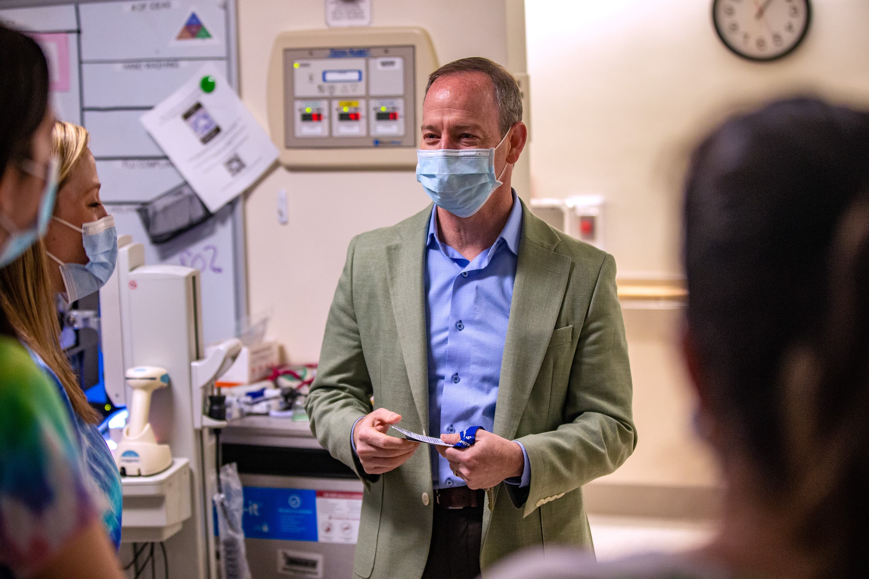 dr  Larry Rhein speaks to staff at the UMass Memorial Medical Center Pediatrics Department.  (Jesse Costa/WBUR)