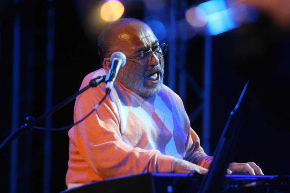 Pianist Eddie Palmieri performs. (Raymond Roig/AFP via Getty Images)