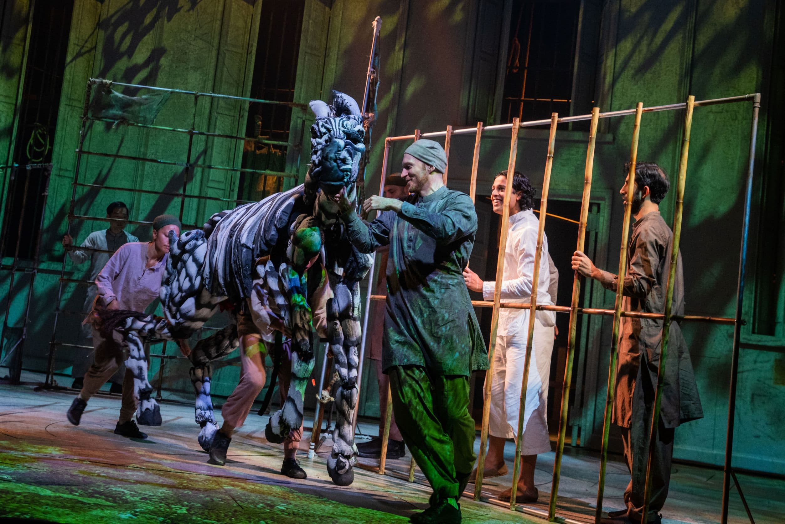 See How Puppetry Creates a Life-Like Tiger in Life of Pi on Broadway 