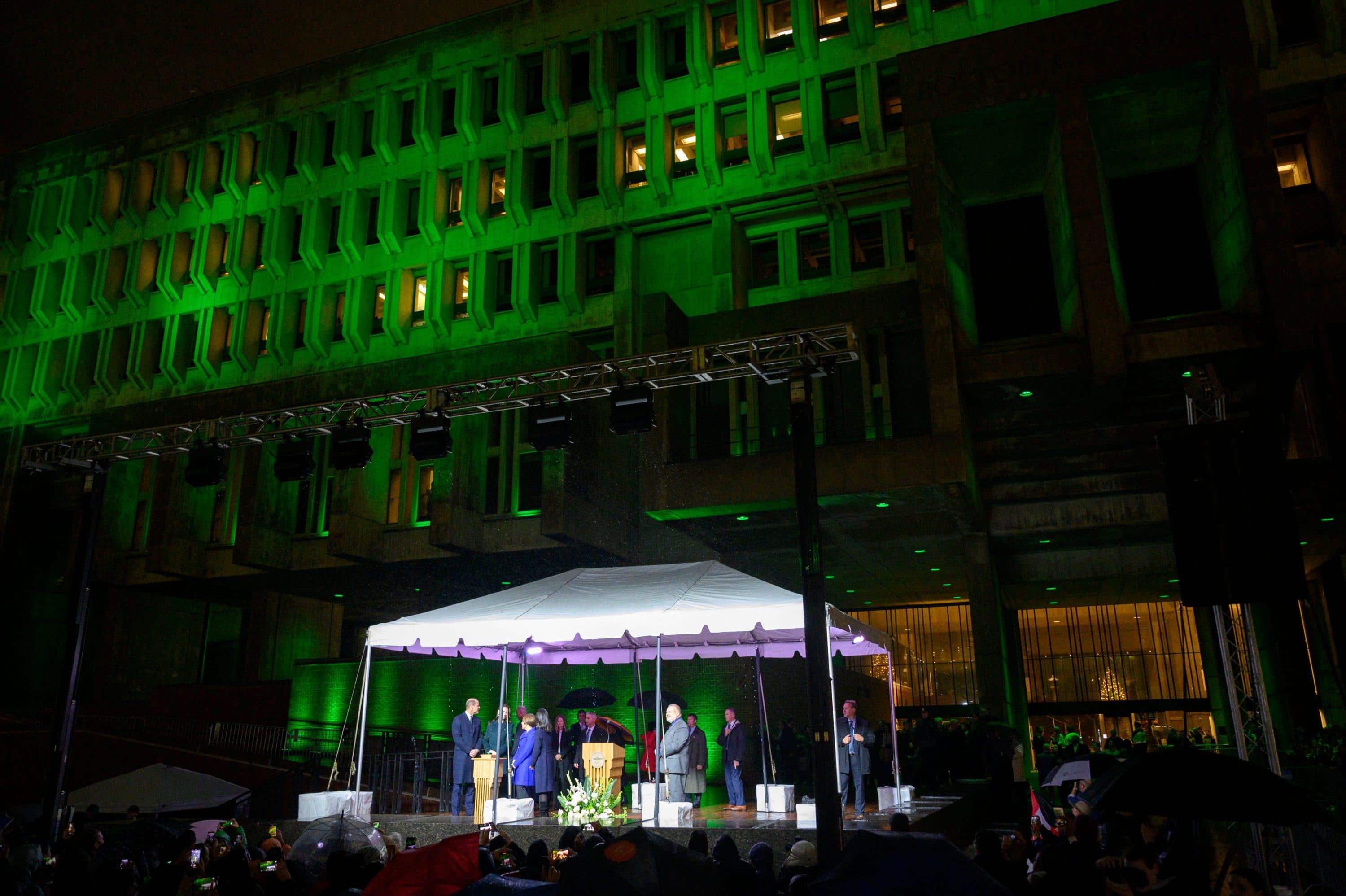 Prince William and Kate, Governor-elect Maura Healey and Boston Mayor Michelle Wu after pressing a button to light city hall green for the Welcome to Earthshot ceremony at City Hall Plaza. (Photo by Angela Weiss/AFP via Getty Images)