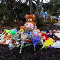A makeshift memorial outside the home at 47 Summer Street in Duxbury. Lindsay M. Clancy allegedly killed her three young children before jumping out a second-story window. (Barry Chin/The Boston Globe via Getty Images)