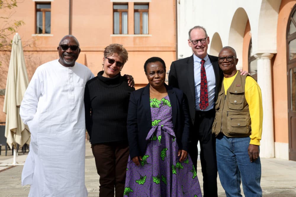 (L-R) Dele Olojede, Aurora Prize Selection Committee Member; Pulitzer Prize-Winning journalist, Ruby Alba Castaño (Colombia), 2021 Aurora Humanitarian, Julienne Lusenge (D.R. Congo), 2021 Aurora Humanitarian, Paul Farmer (USA), 2021 Aurora Humanitarian and Gregoire Ahongbono (Côte d’Ivoire), on October 08, 2021 in Venice, Italy. (Victor Boyko/Getty Images for Aurora Humanitarian Initiative)
