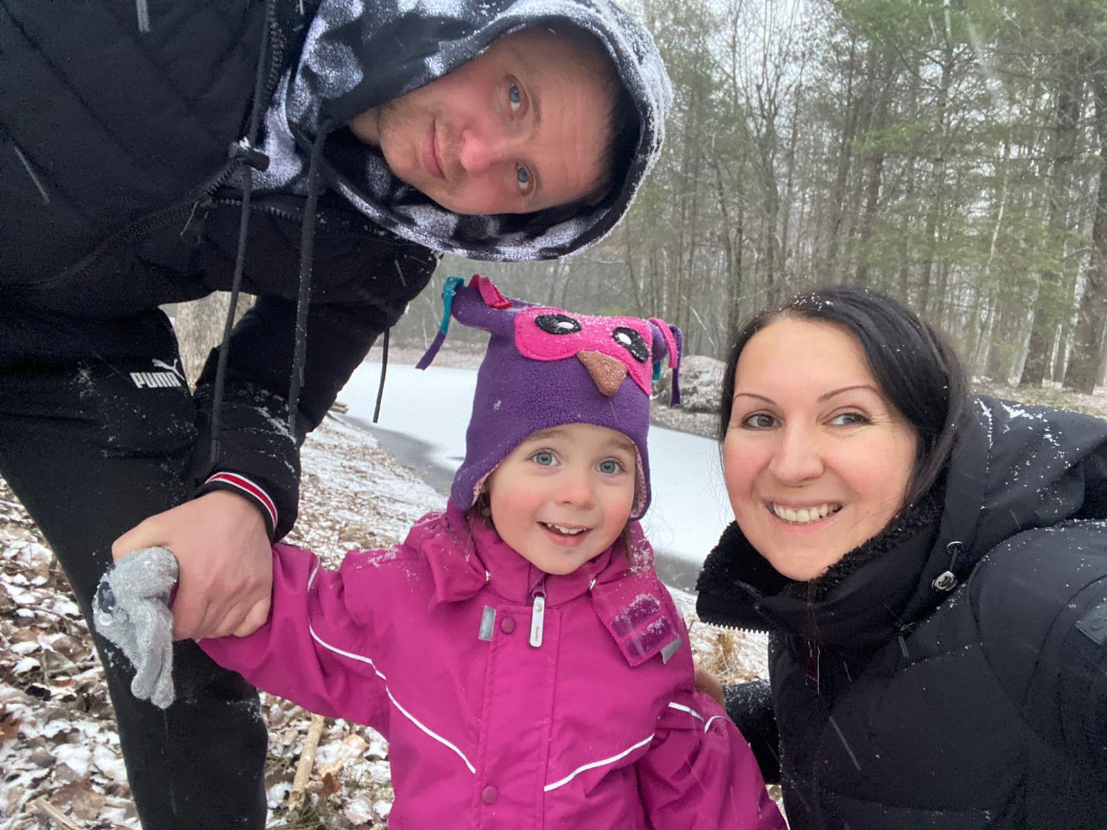 Vlad, Iryna and Ira Ostapenko play in the snow in Harvard, MA. (Image via Welcome NST)