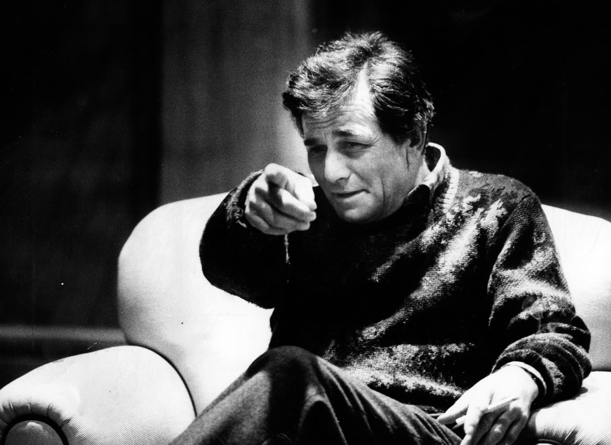 Actor Peter Falk during a 1986 interview with Ed Siegel at the Four Seasons Hotel. (Courtesy Janet Knott/The Boston Globe)