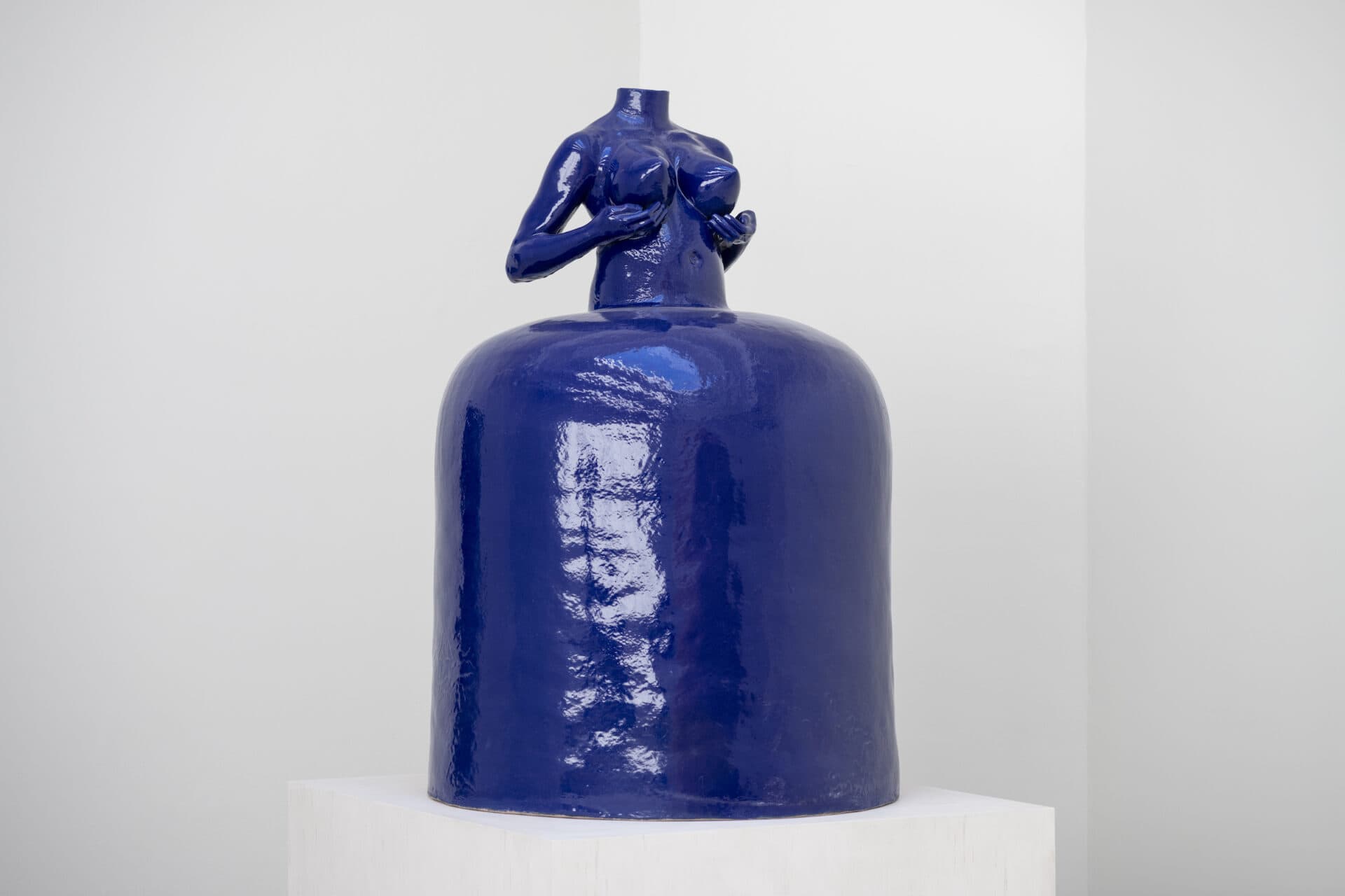 Simone Leigh, &quot;Martinique,&quot; 2022. Glazed stoneware. (Courtesy the artist and Matthew Marks Gallery; photo by Timothy Schenck)