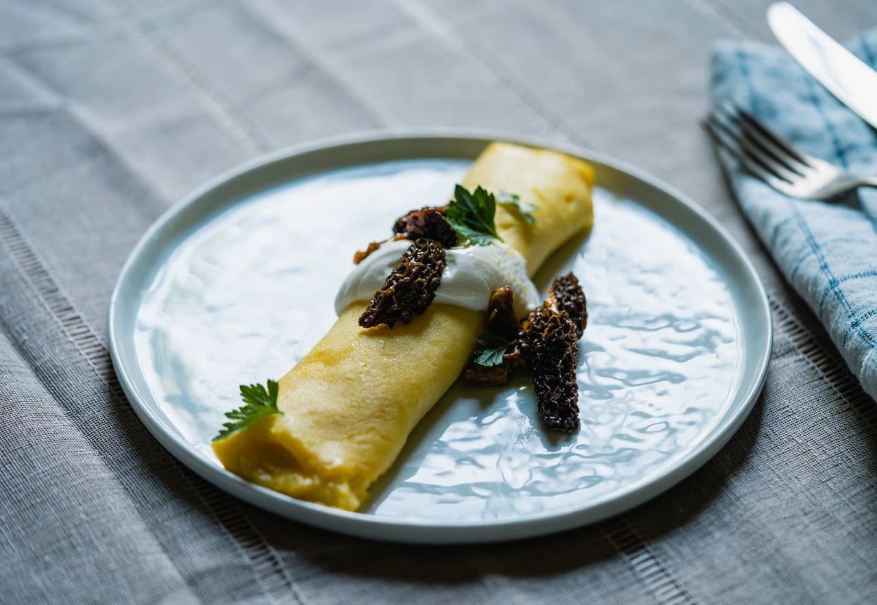 Omelet with butter-sautéed morels. (Raymond Prado)