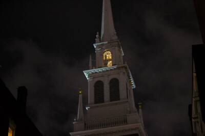 A lantern lighting and birthday cake: Old North Church celebrates 300th anniversary