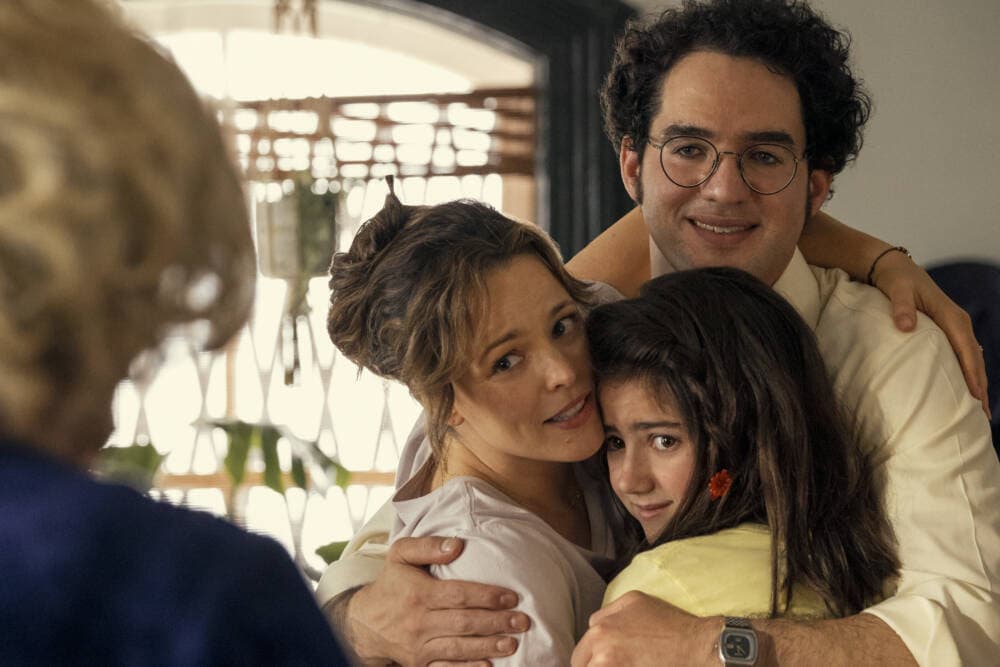 Rachel McAdams as Barbara Simon, Abby Ryder Fortson as Margaret Simon and Benny Safdie as Herb Simon in "Are You There God? It’s Me, Margaret." (Courtesy Dana Hawley)