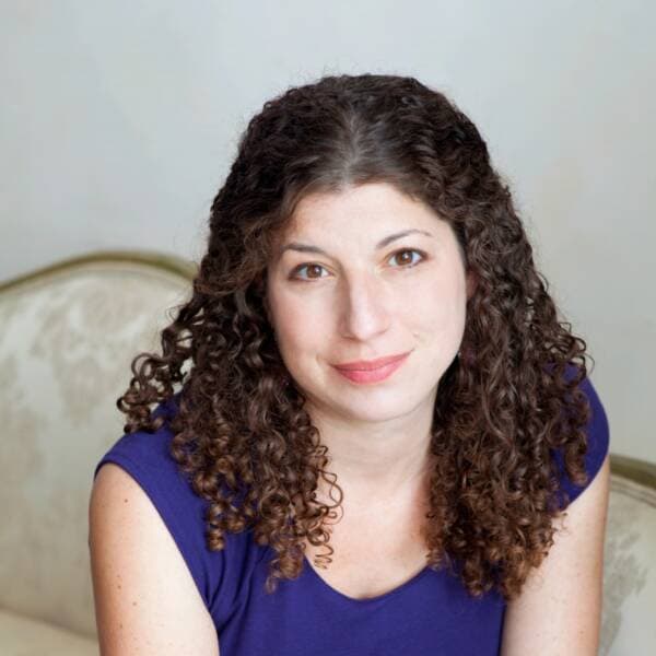 Headshot of Tova Mirvis