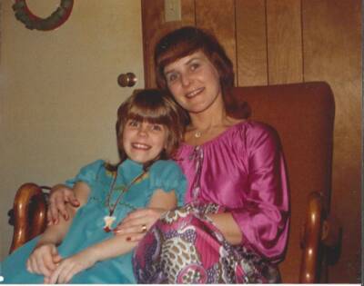 The author and her mother in 1973. (Courtesy Jennifer Beard)
