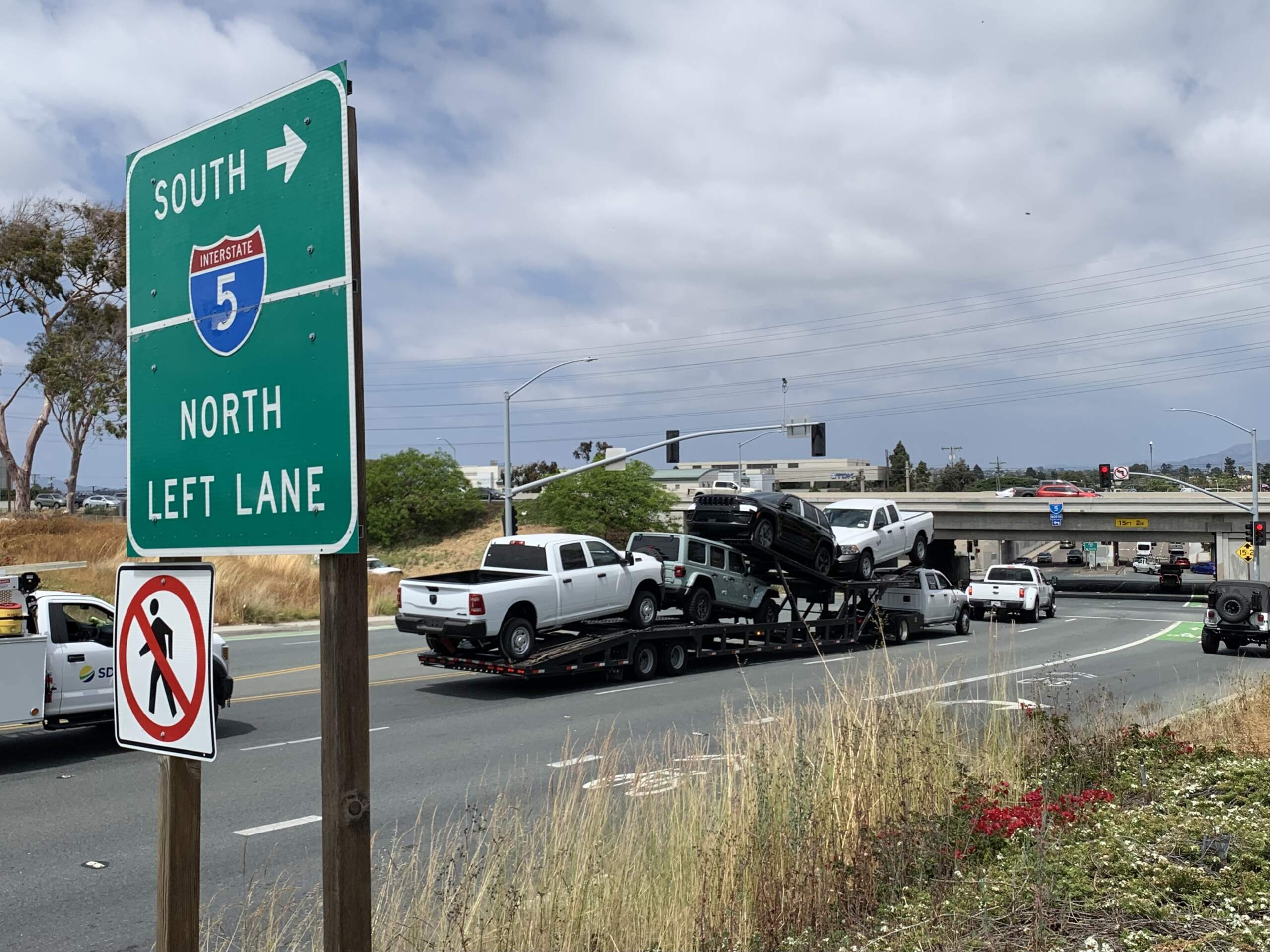 Traffic on Interstate 5 in National City, Calif. near the home of Margaret Godshalk. (Andrew Bowen/KPBS)