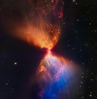 The protostar within the dark cloud L1527 captured by the James Webb Space Telescope. (NASA)