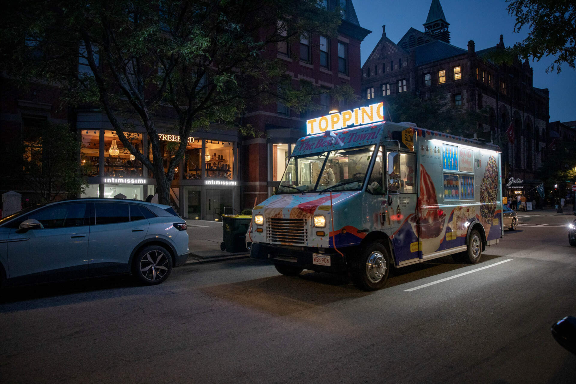 An ice cream van makes its way along Newbury Street in Boston's Back Bay. (Robin Lubbock/WBUR)