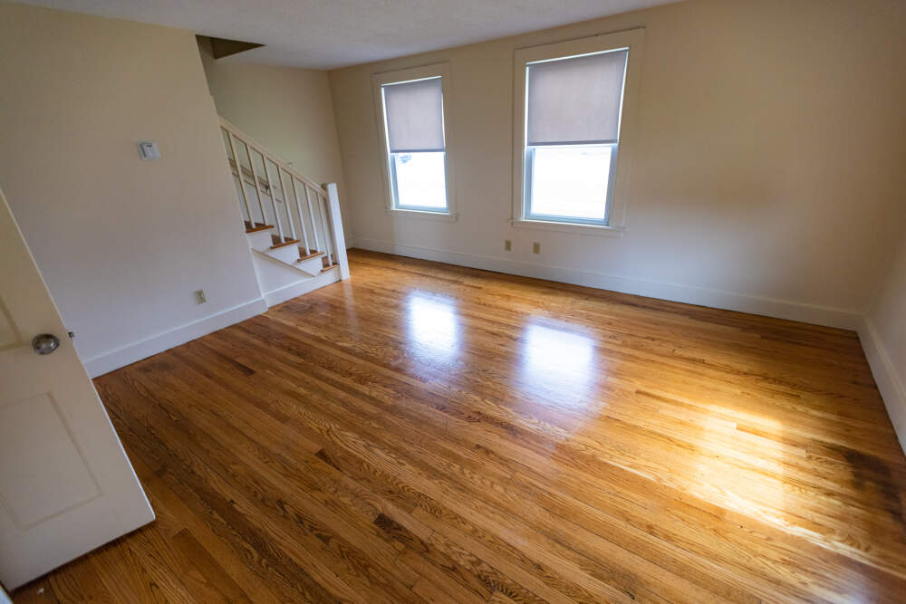 The living room of an apartment which has been vacant for close to 300 days at the Brady Village Apartments in Agawam. (Jesse Costa/WBUR)