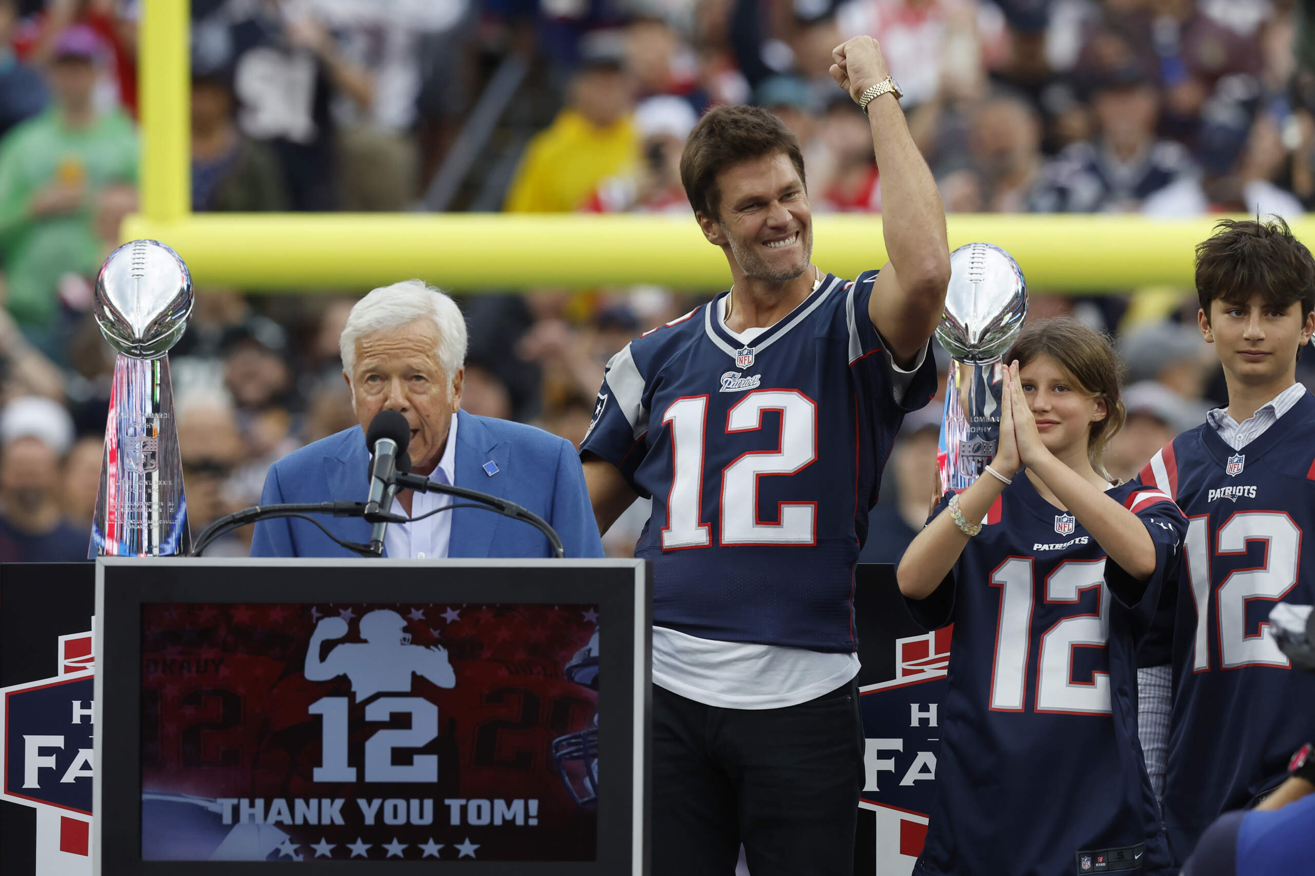 Tom Brady returns to hero's welcome in New England and declares himself a 'Patriot for life'