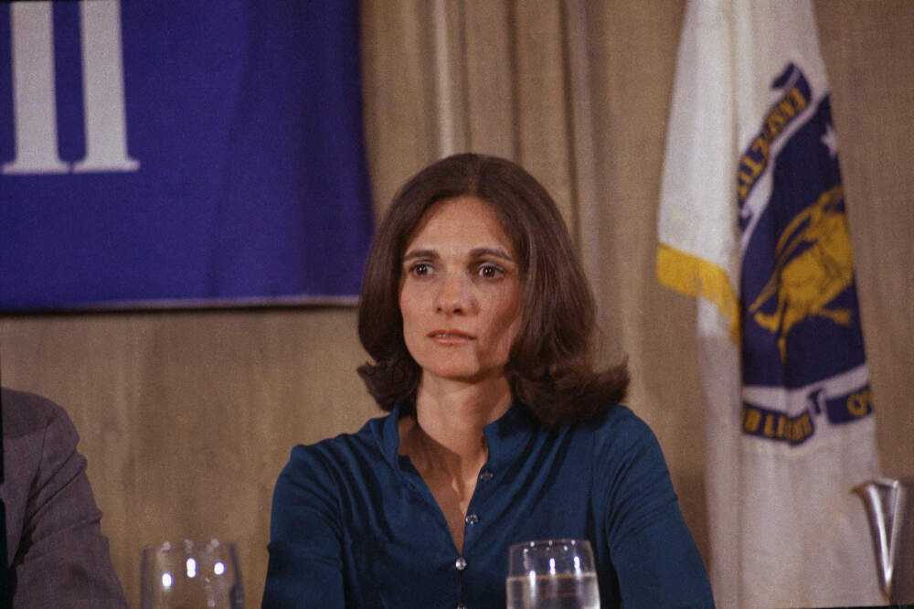 Kitty Dukakis on Nov. 6, 1974, the day after her husband, Michael Dukakis, was elected to his first term as governor. (Paul Benoit/AP)