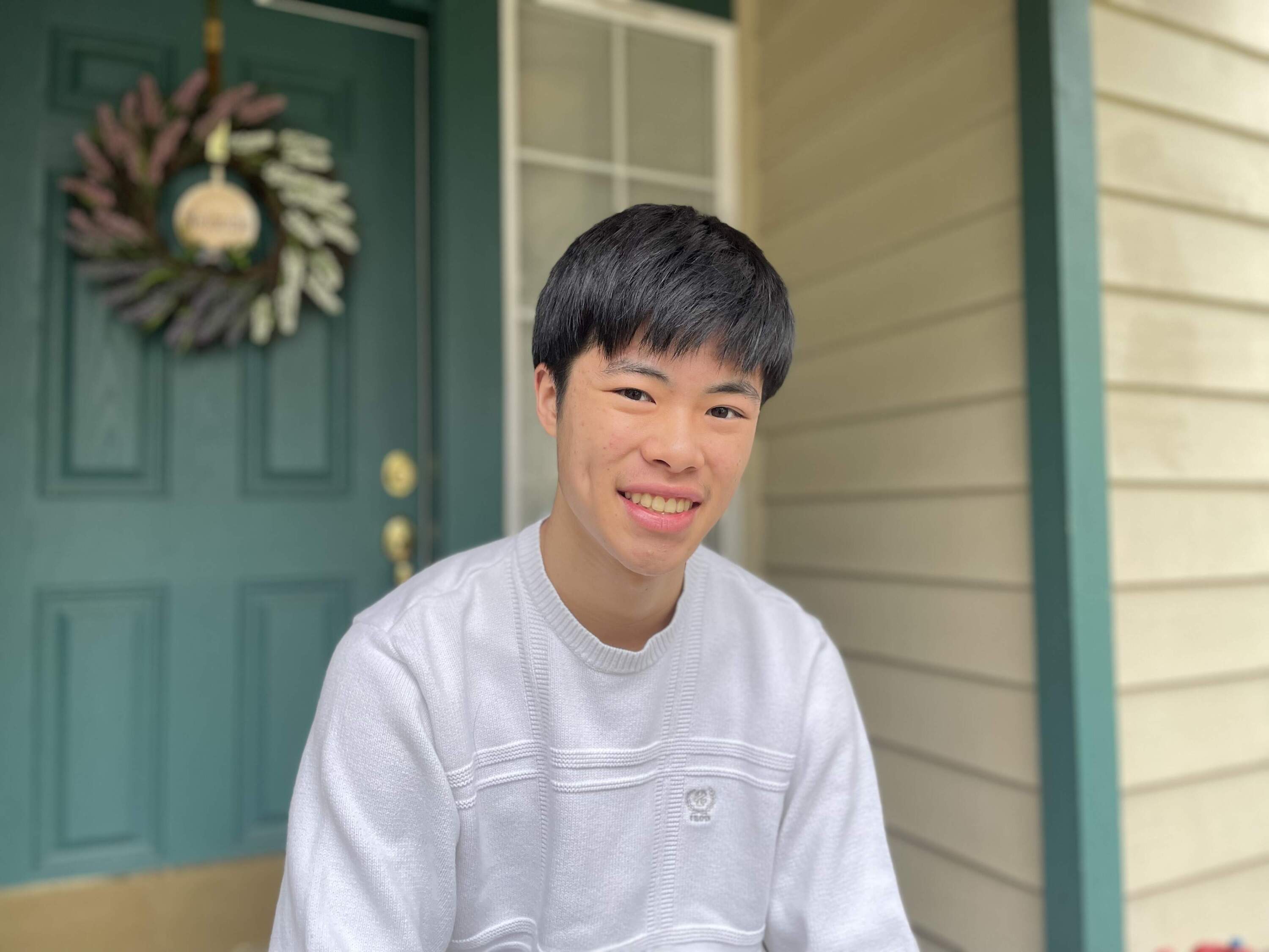 Senior Aaron Ton says his sister will benefit if Washington state lawmakers pass a bill requiring schools to teach financial literacy. (Courtesy of Aaron Ton)