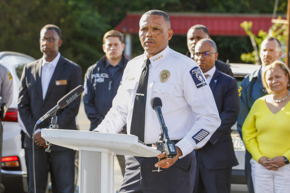 4 law officers serving warrant are killed, 4 wounded in shootout at