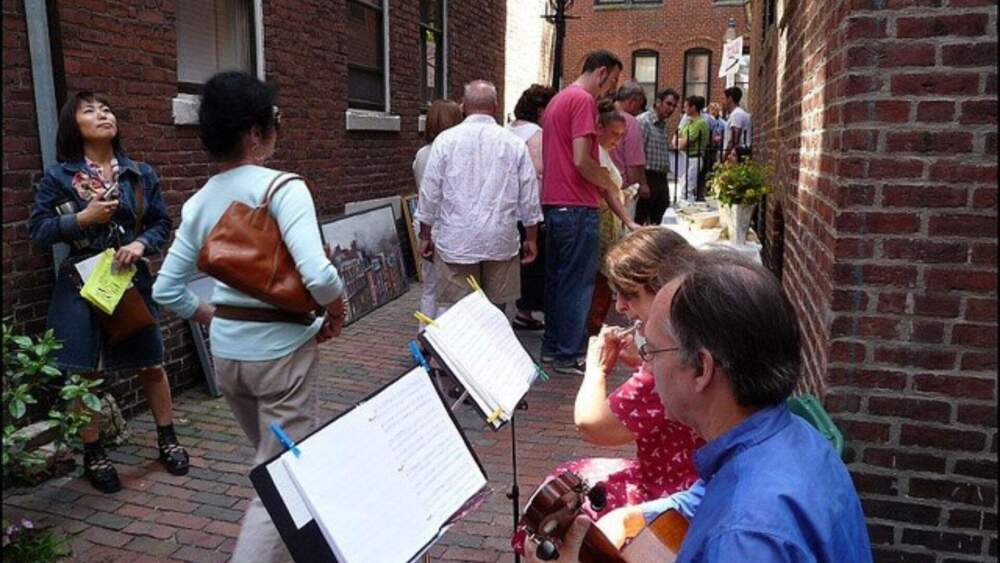 Artists and attendees at a previous Beacon Hill Art Walk. (Courtesy Beacon Hill Art Walk)