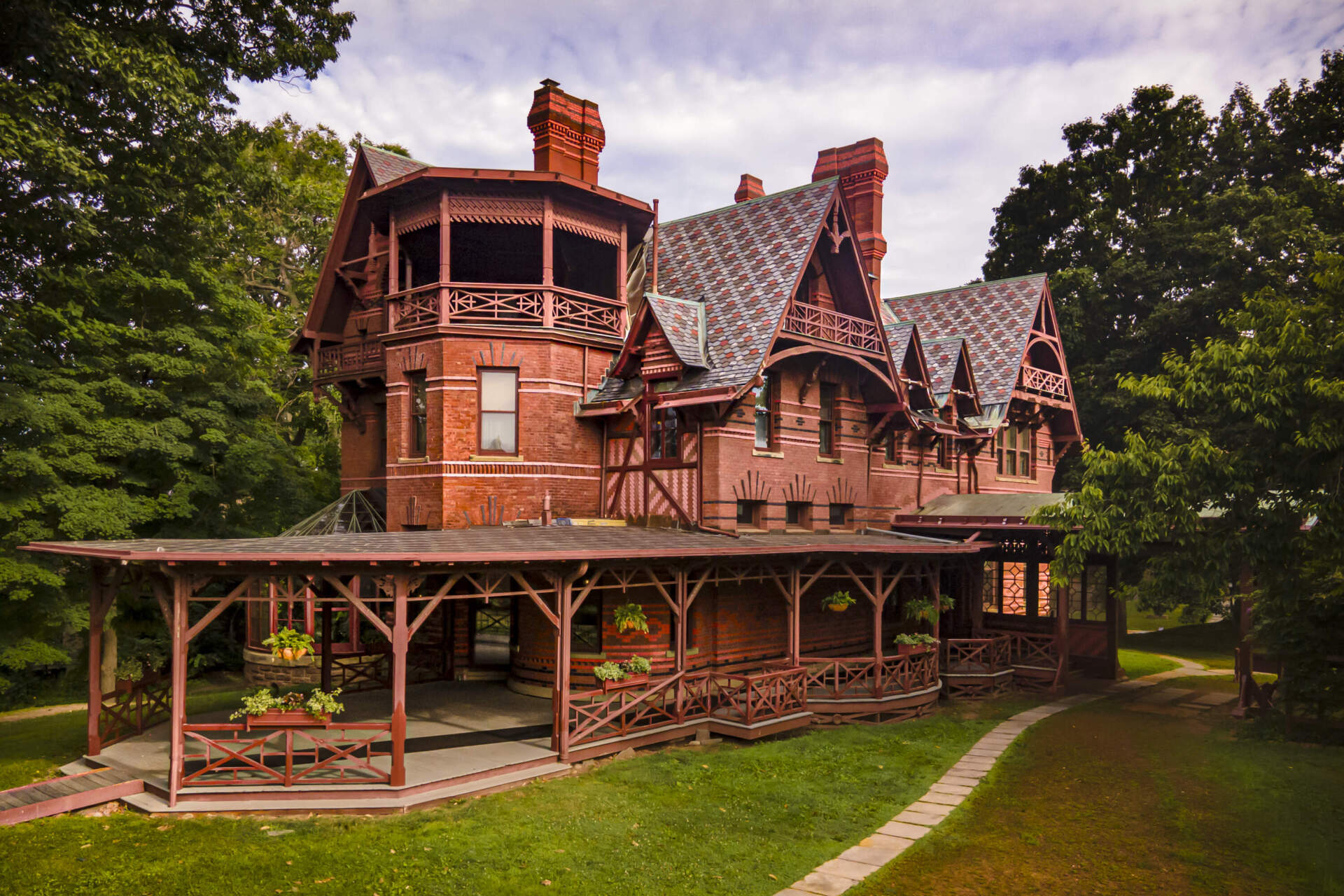 Mark Twain House, Hartford Connecticut. Samuel and Olivia Clemens built their three-story Hartford home in 1874. 55-minute tours are available seven days a week. (Mark Mirko/Connecticut Public.)