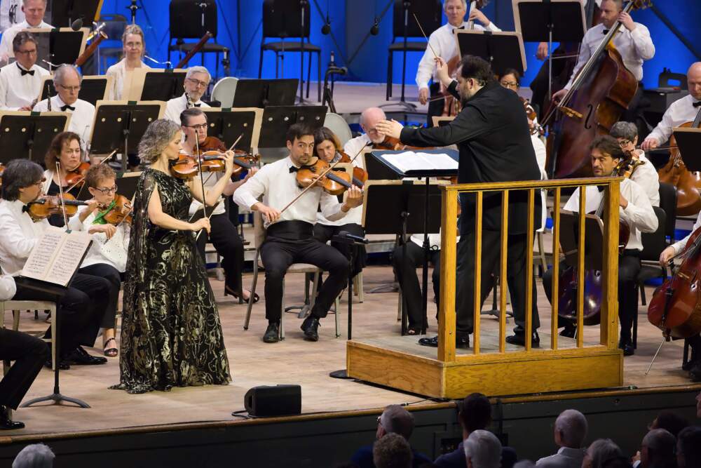 Hilary Hahn performs Brahms with the BSO at Tanglewood. (Courtesy Hilary Scott/BSO)