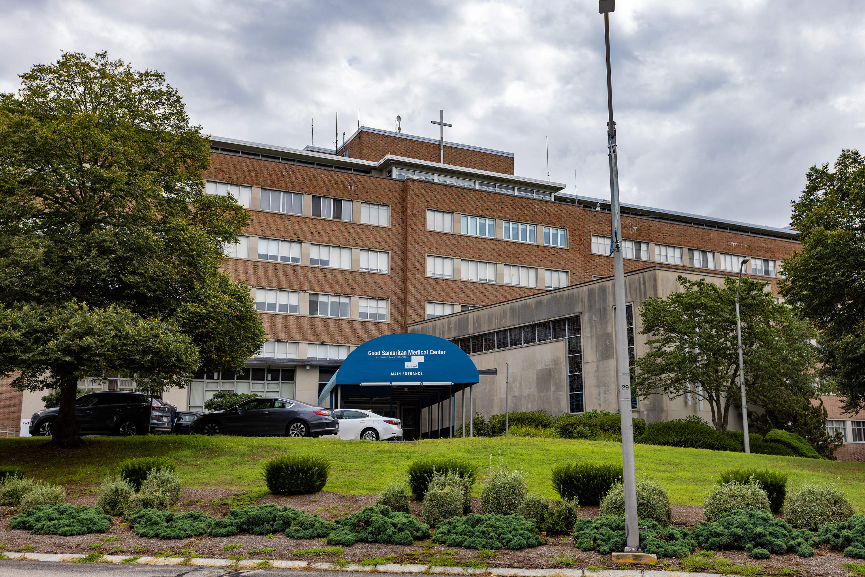 Steward inks deal for St. Elizabeth's and Good Samaritan medical centers
