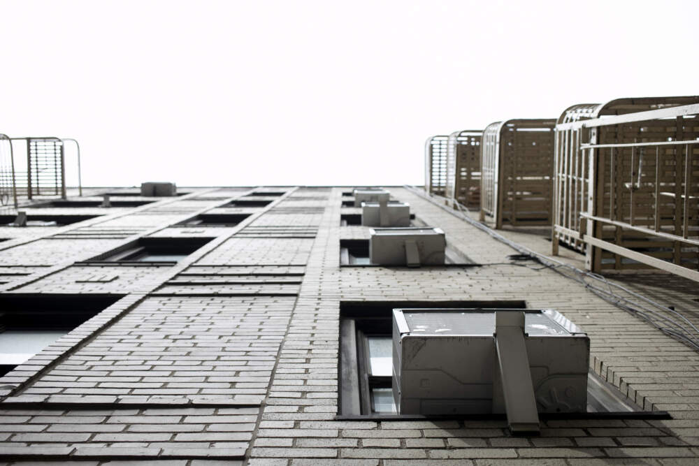 Nyc Considers Bill That Would Mandate Landlords To Provide Air ...