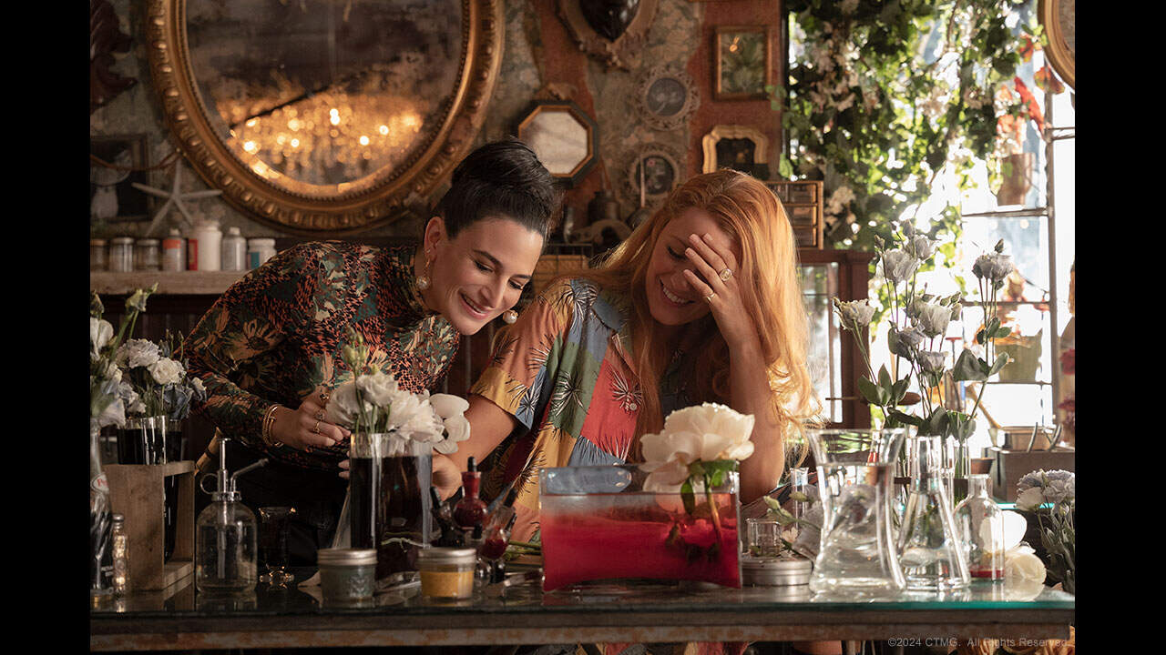 Jenny Slate and Blake Lively in "It Ends with Us." (Courtesy Nicole Rivelli/Sony Pictures Entertainment)