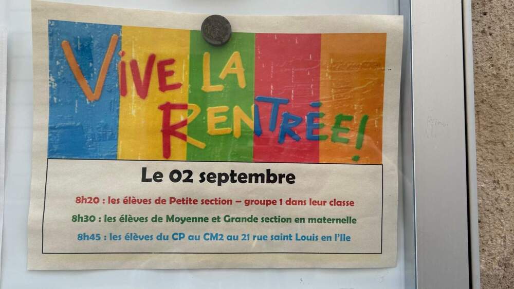 A sign in France marking la rentrée. (Courtesy Alysia Abbott)