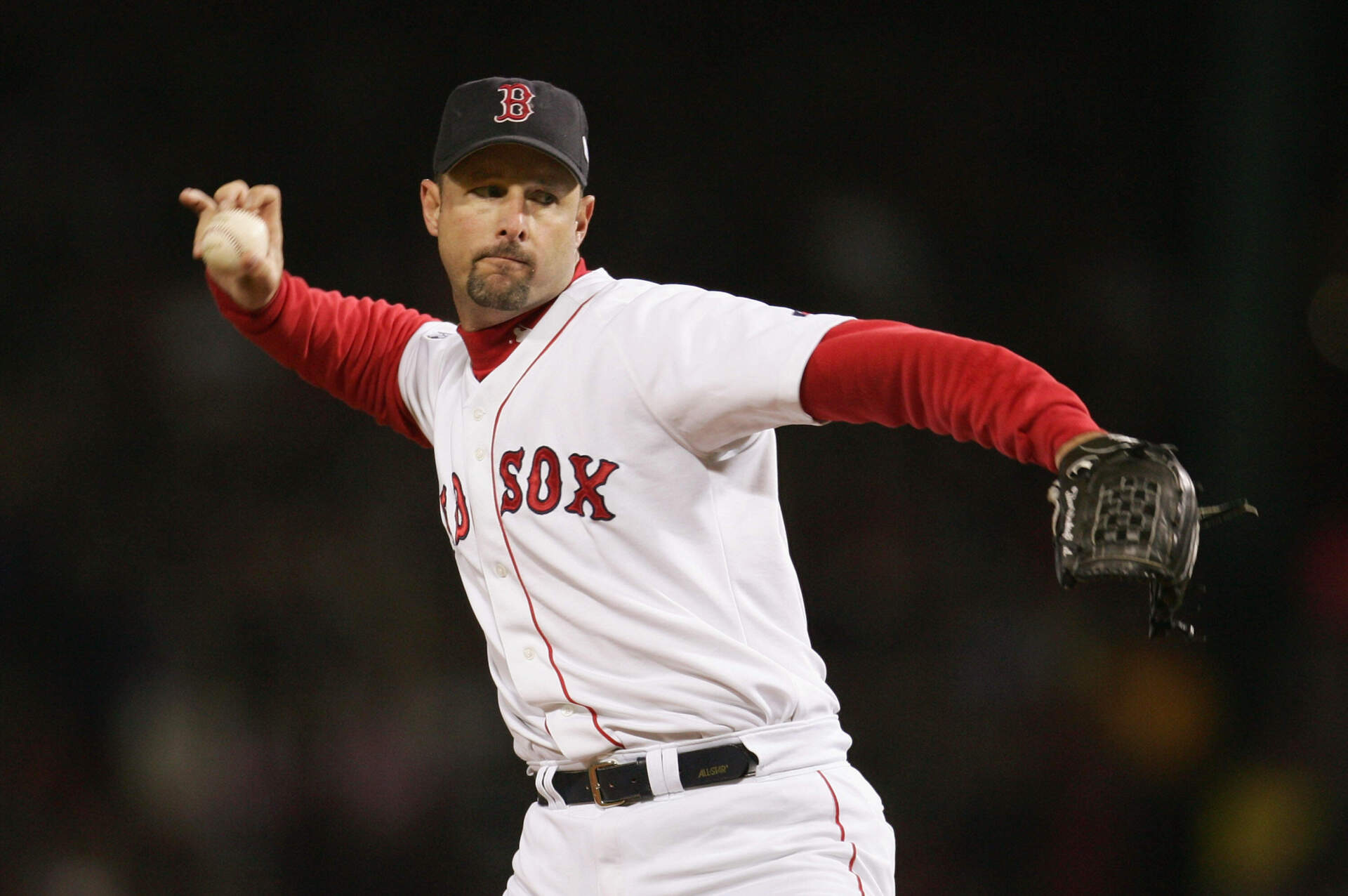 Pitcher Tim Wakefield of the Boston Red Sox throws a knuckleball against the St. Louis Cardinals in the first inning during game one of the World Series on October 23, 2004 at Fenway Park in Boston, Massachusetts. (Al Bello/Getty Images)