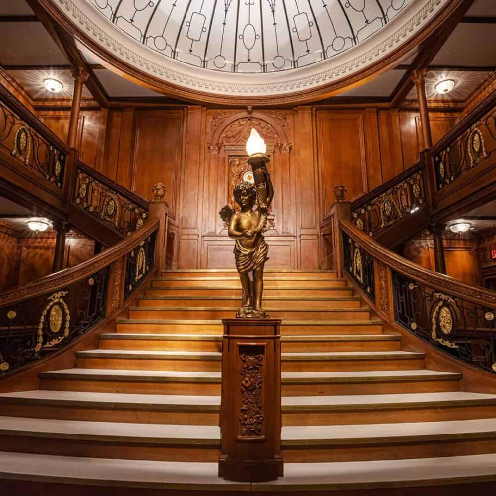 A recreation of the Grand Staircase on the Titanic at “TITANIC: The Artifact Exhibition.” (Courtesy E/M Group)