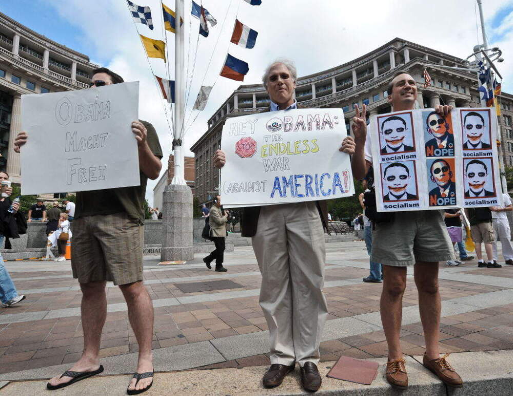 Protesters against US President Barack Obama's health care plan and other policies gather in Washington, DC, on September 12, 2009. (Nicholas Kamm/AFP via Getty Images)