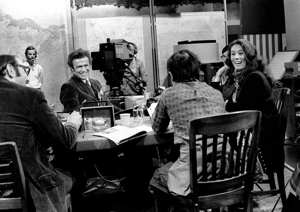 Alice Brock and Mel Wax talk in the KQED Newsroom circa December, 1969 in San Francisco, California. (Photo by Robert Altman/Michael Ochs Archives/Getty Images)