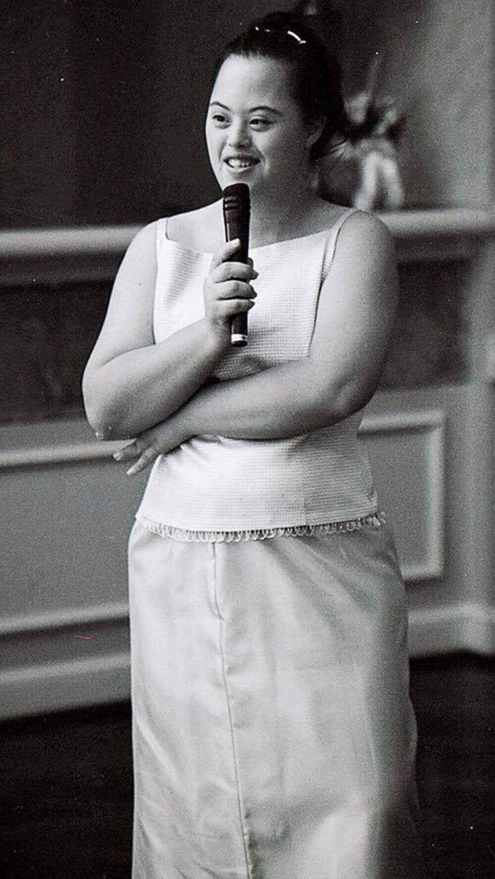 Laura Lee giving a toast. (Courtesy of Stephanie Smith Lee)