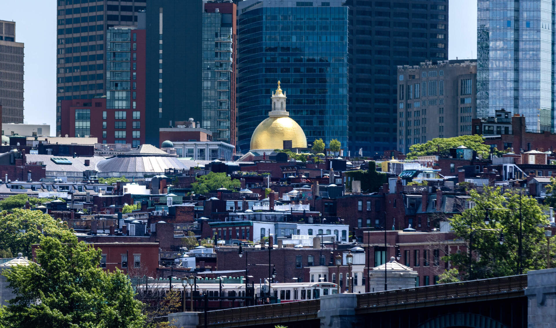 www.wbur.org