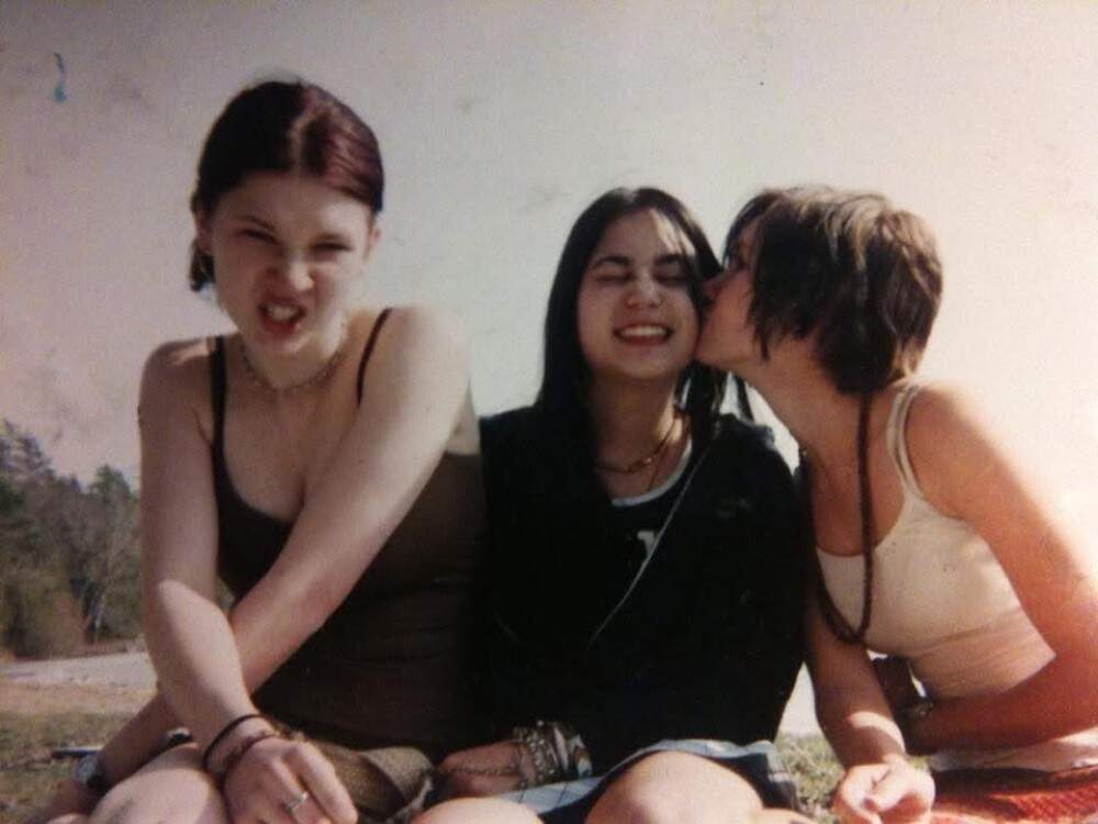 The author, left, with friends during her freshman year of high school. (Courtesy Tove Danovich)