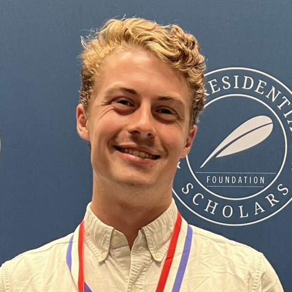 Headshot of Isaac Walker