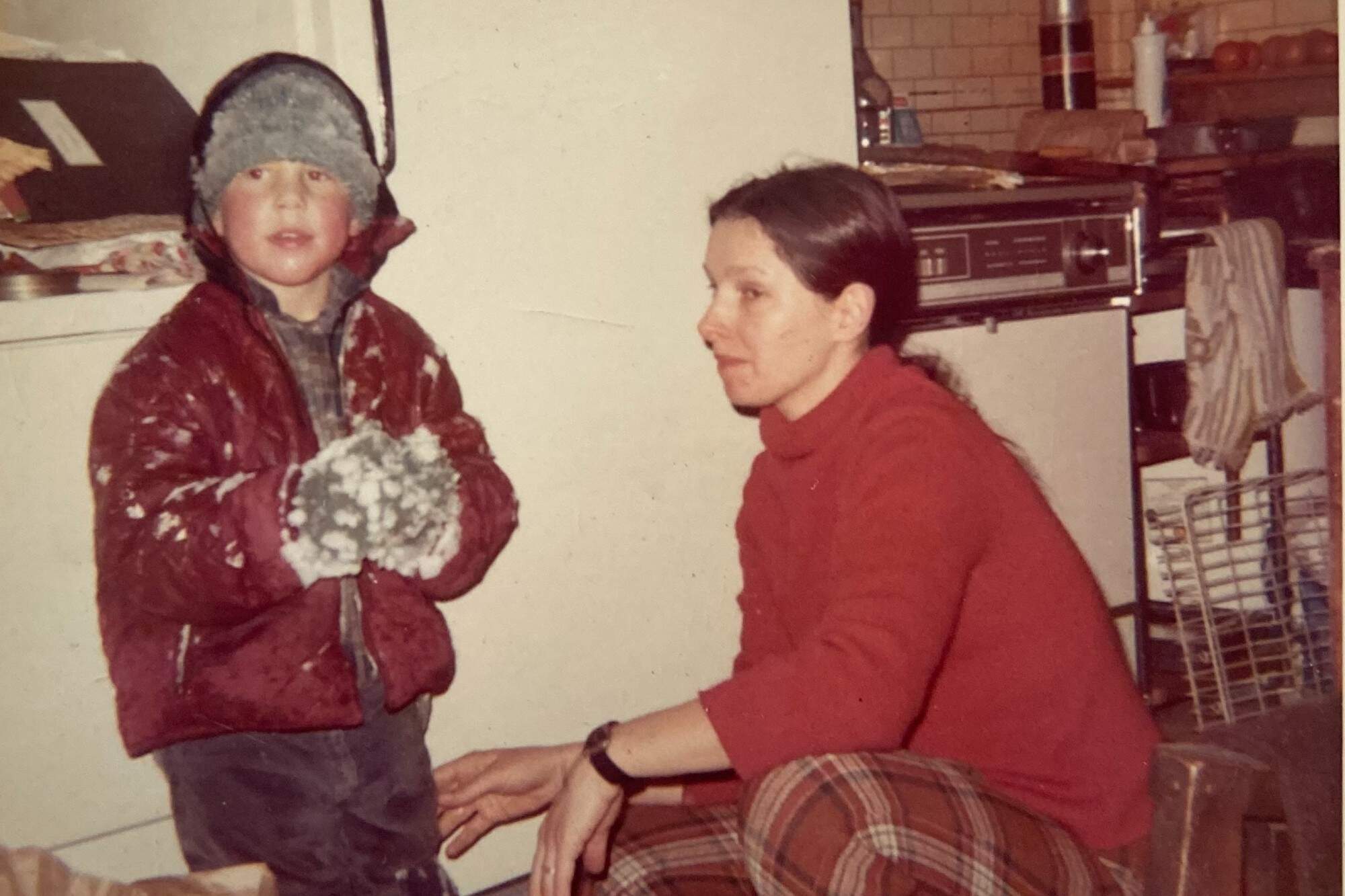 The author and his mother in their kitchen in 1971. (Courtesy Ethan Gilsdorf)