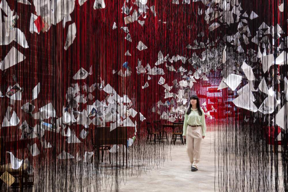 Installation view of Chiharu Shiota's "Home Less Home" (2025). (Courtesy ICA/Boston)