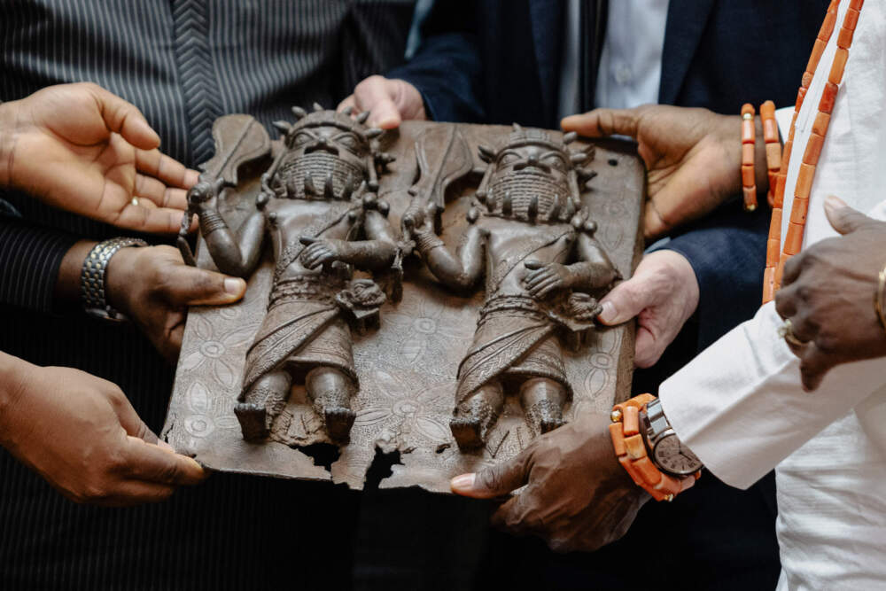 Ceremony at the Nigeria House in New York City to transfer two works of art from the Kingdom of Benin to His Royal Majesty Omo N’Oba Ewuare II, Oba of Benin. (Courtesy Andy Henderson/Museum of Fine Arts, Boston)