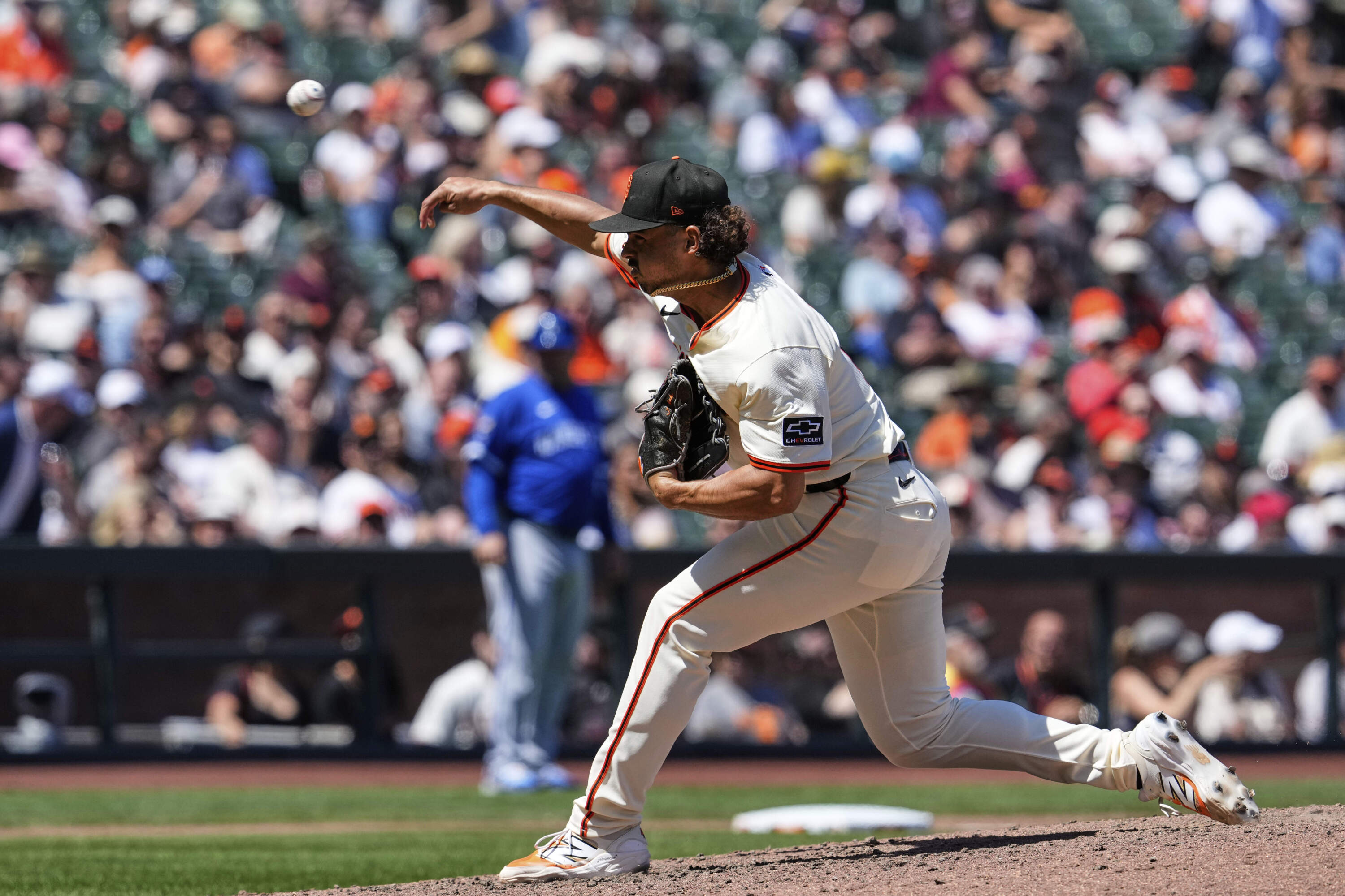 San Francisco Giants pitcher Jordan Hicks throws to a Kansas City Royals batter during the eighth inning of a baseball game Wednesday, May 21, 2025, in San Francisco. (Godofredo A. Vásquez/AP)