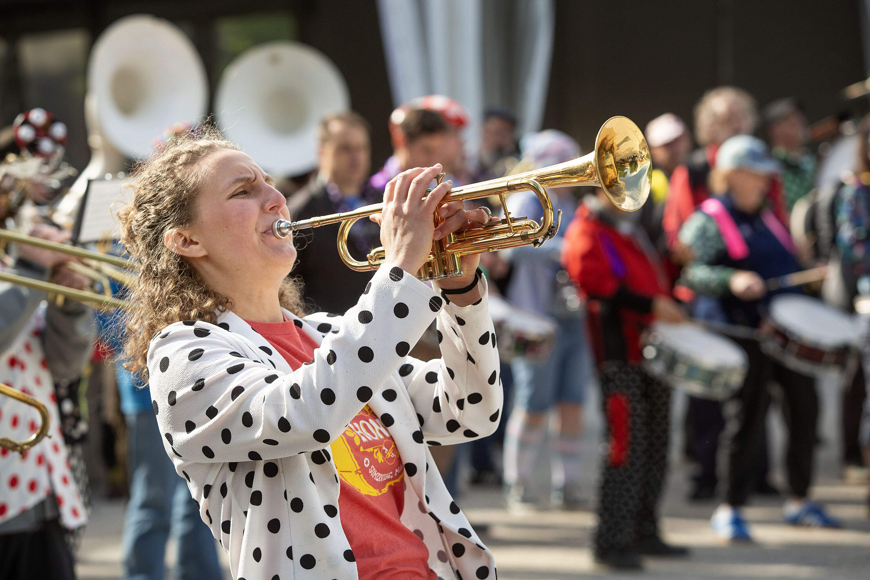 Ali Boreiko plays at an an impromptu School of Honk performance at Harvard's Science Center Plaza, in Cambridge, Mass. (Robin Lubbock/WBUR)